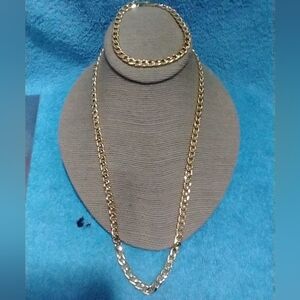 Elegant Goldtone Curb Chain Necklace and Bracelet Set vintage